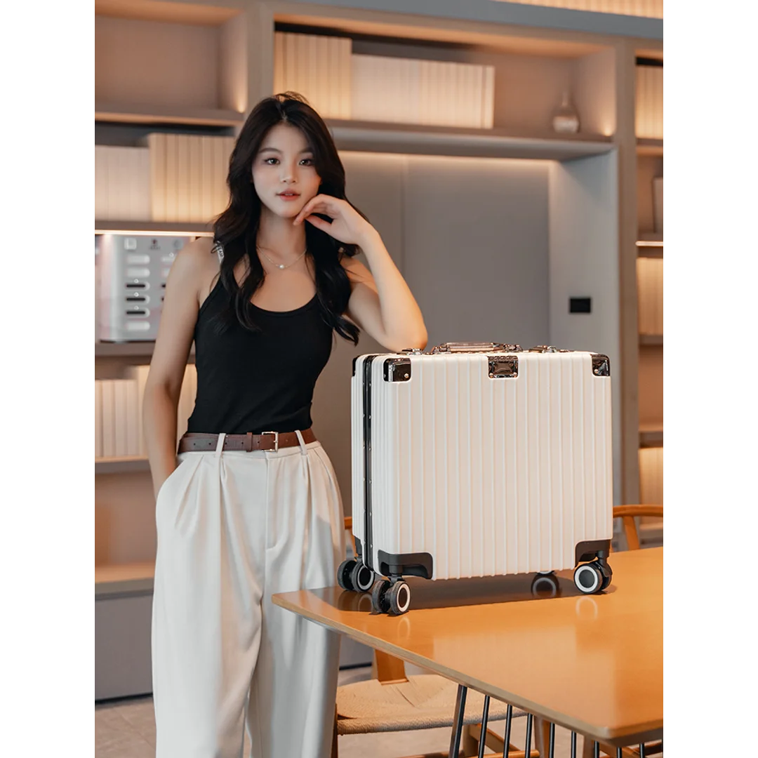 Ministra Carry on 20 inch